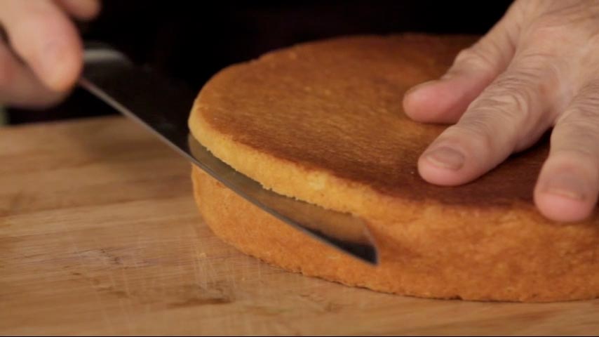 Cutting a Genoise