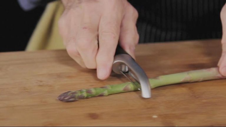 Peeling and Trimming Asparagus