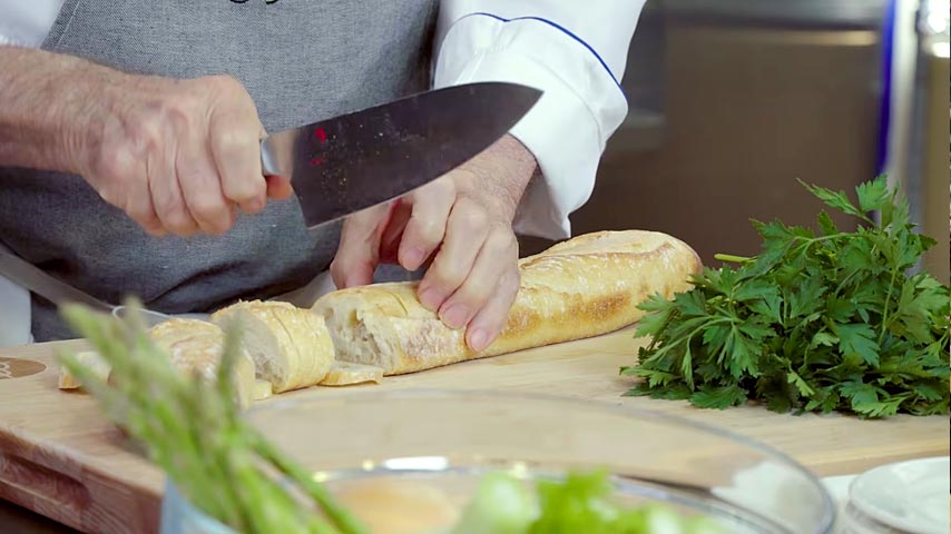 Jacques Pépin at Forge City Works – Knife Skills: Slicing a Baguette