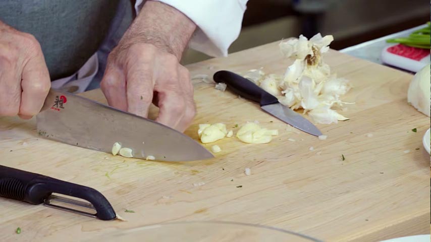 Jacques Pépin at Forge City Works – Knife Skills: Garlic