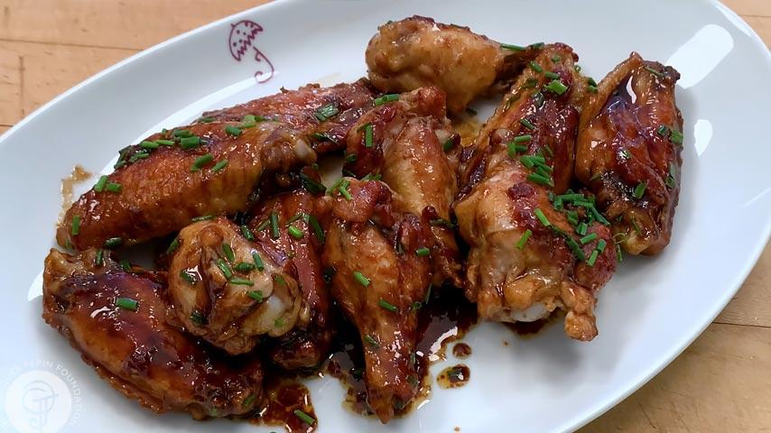 Sautéed Chicken Wings with Hot Sauce