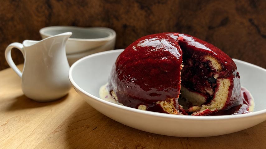 Red Berries-Soaked Cake